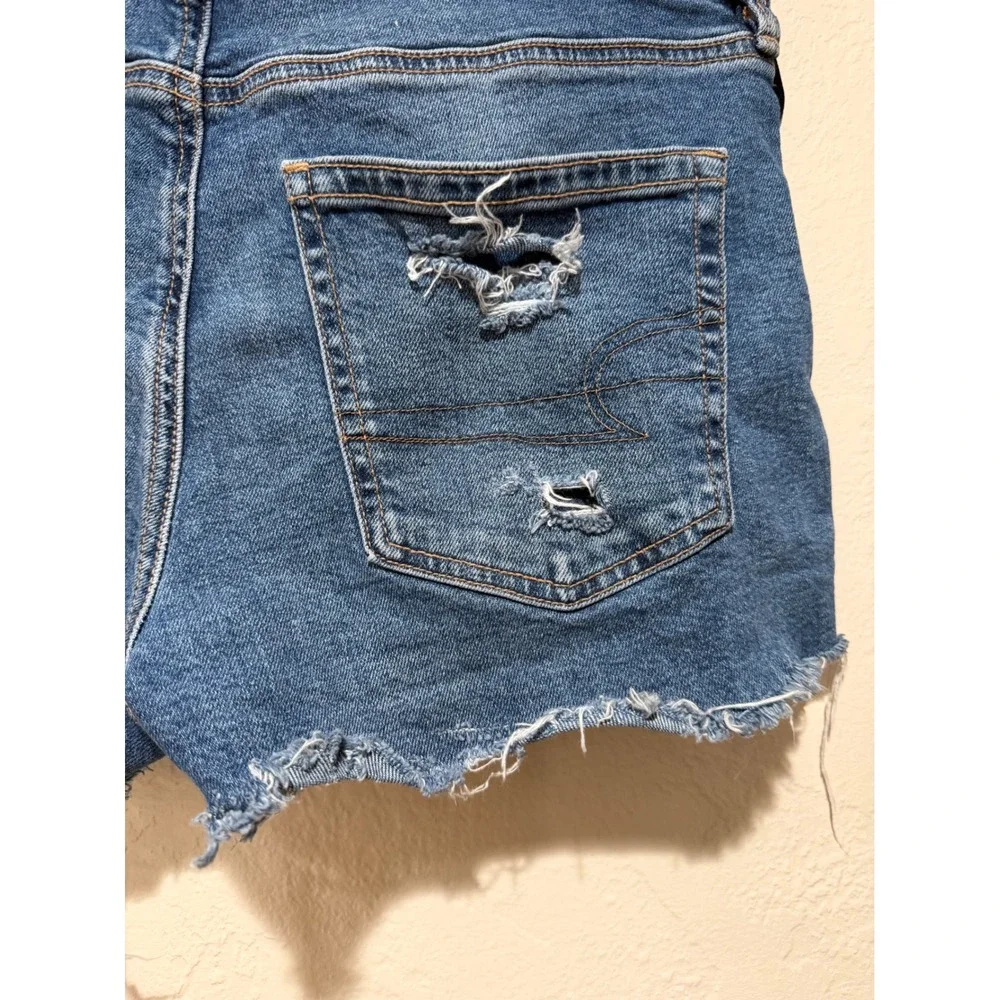 American Eagle Womens Blue Denim High Rise Frayed Raw Hem Shorts Size 4 Long